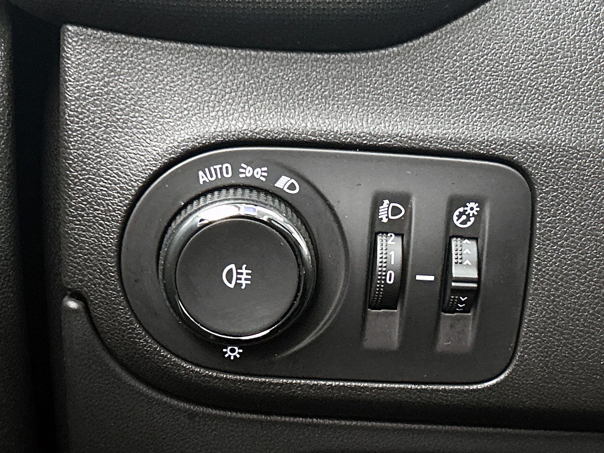 Opel-Crossland X-image-16