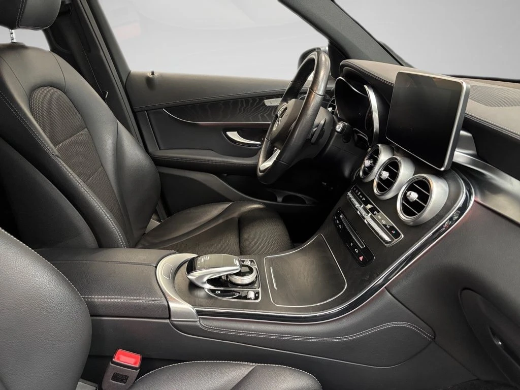 Mercedes-Benz-GLC 250-image-14