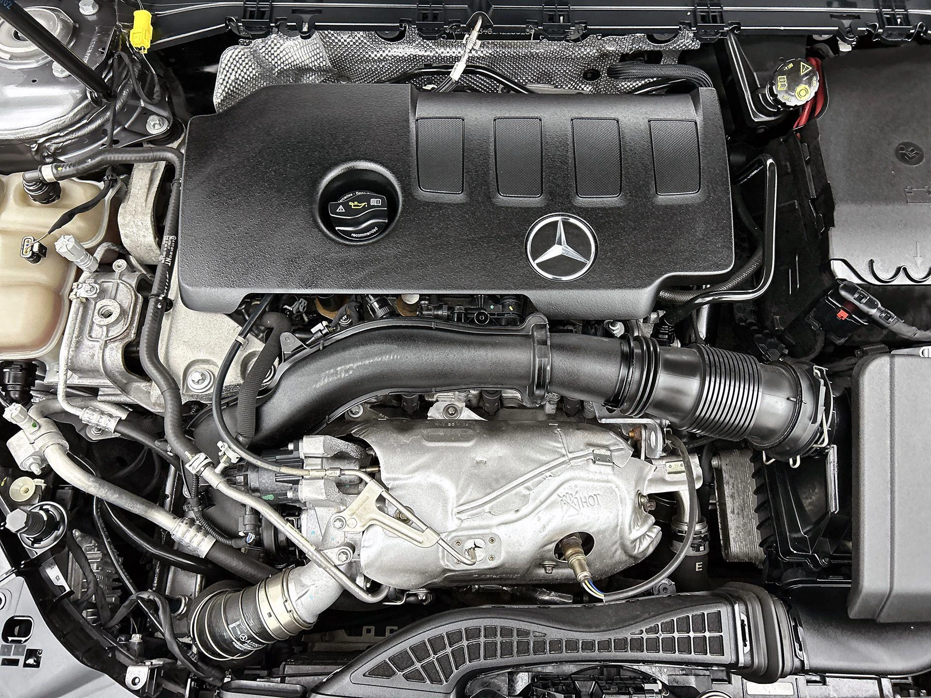 Mercedes-Benz-CLA-image-29