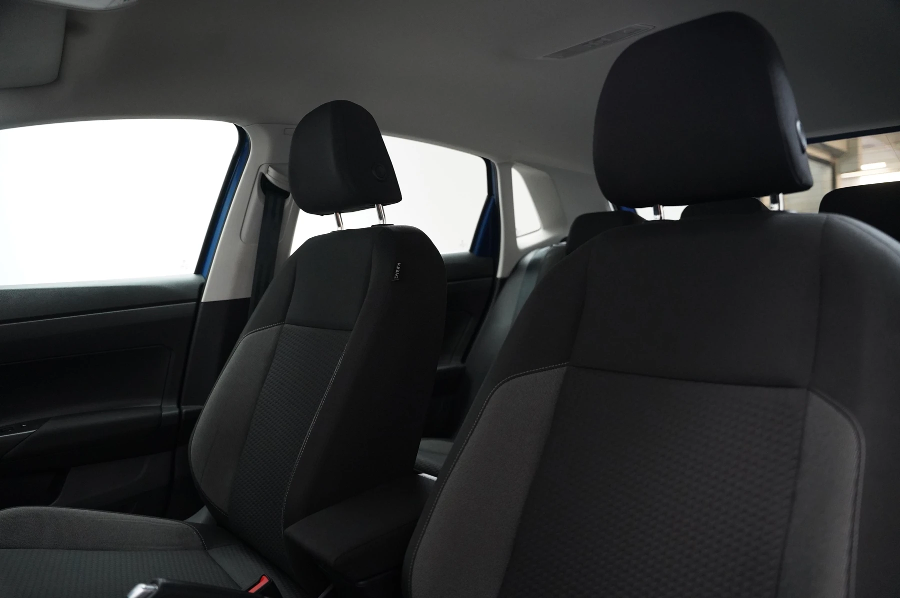 Volkswagen-Polo-image-9