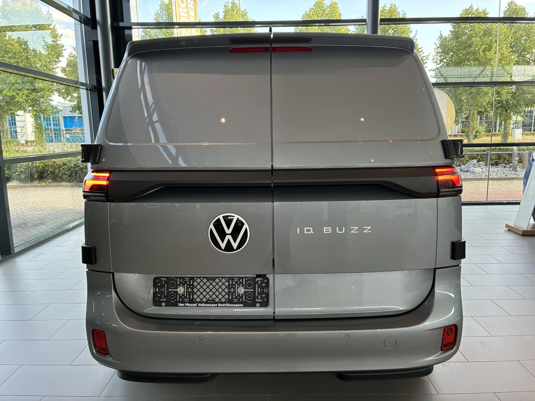 Volkswagen-ID. Buzz Cargo-image-3