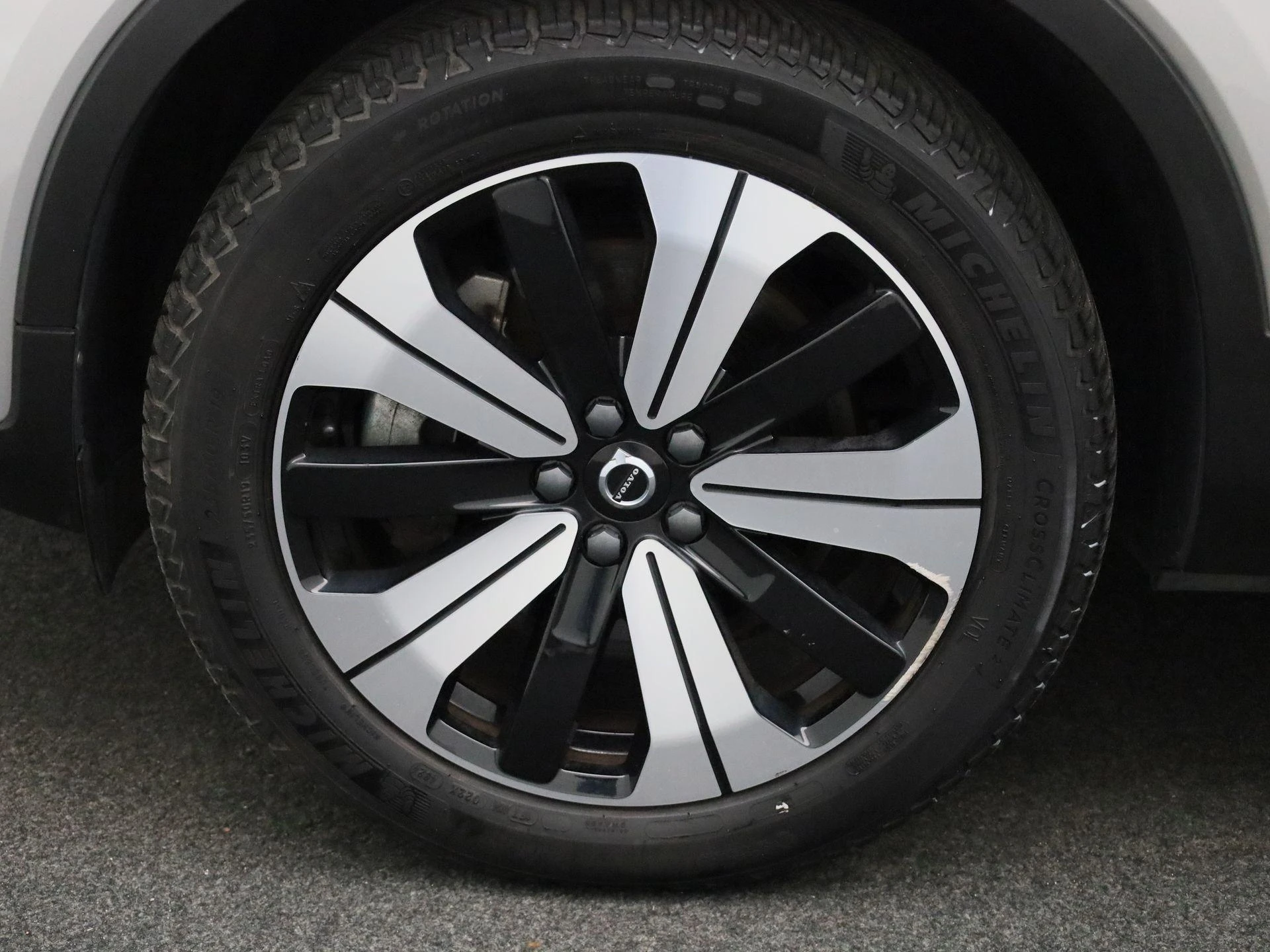 Volvo-C40-image-17
