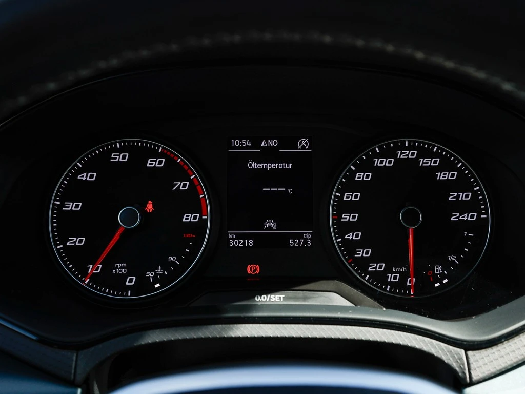 SEAT-Arona-image-12