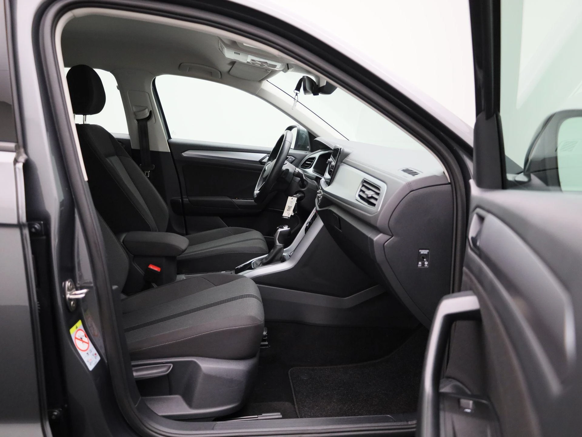 Volkswagen-T-Roc-image-30