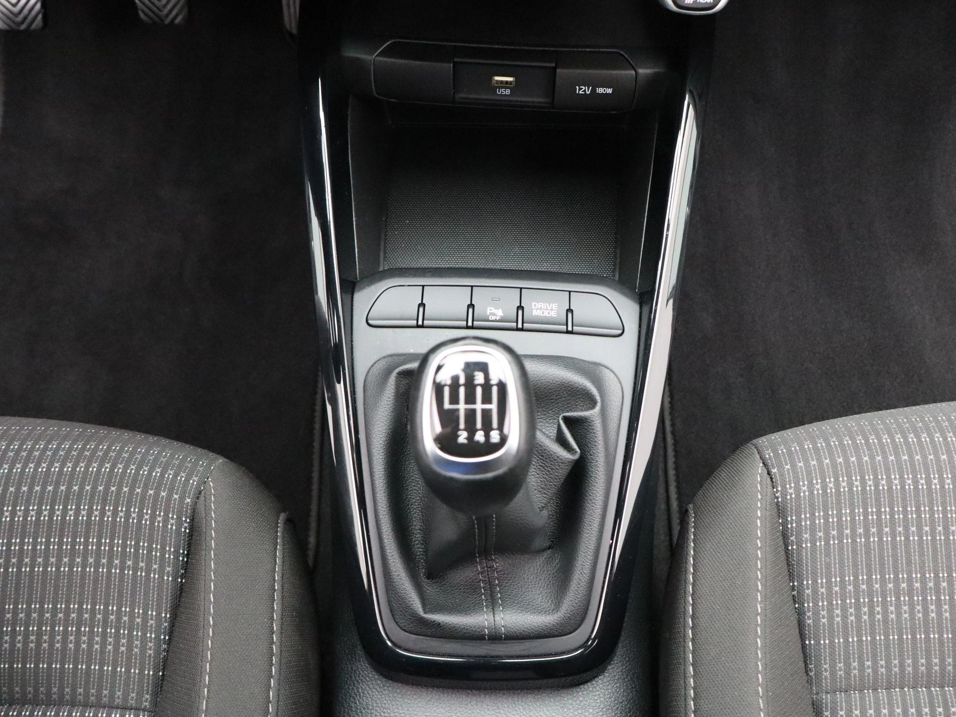 Kia-Stonic-image-19