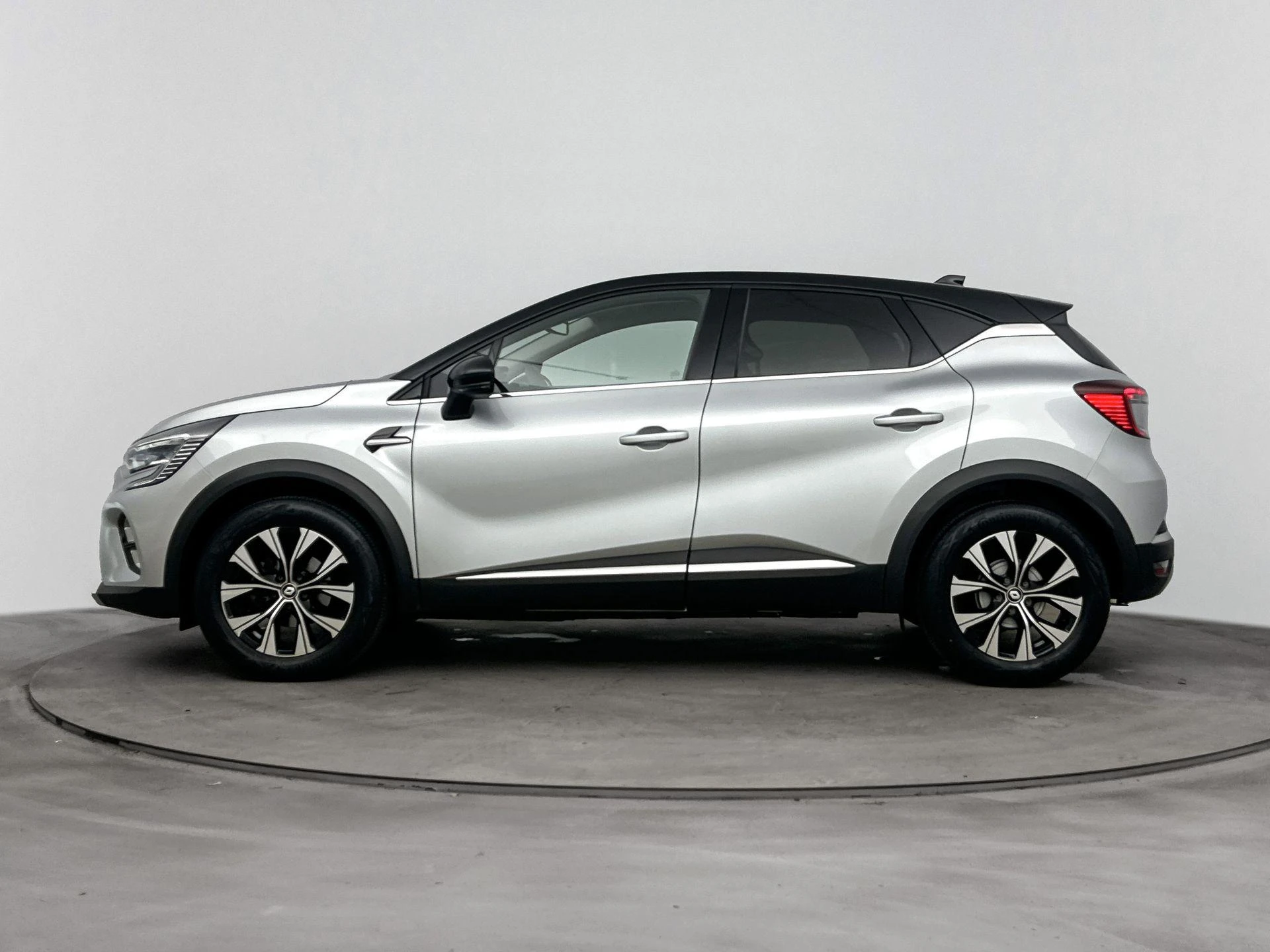 Renault-Captur-image-1