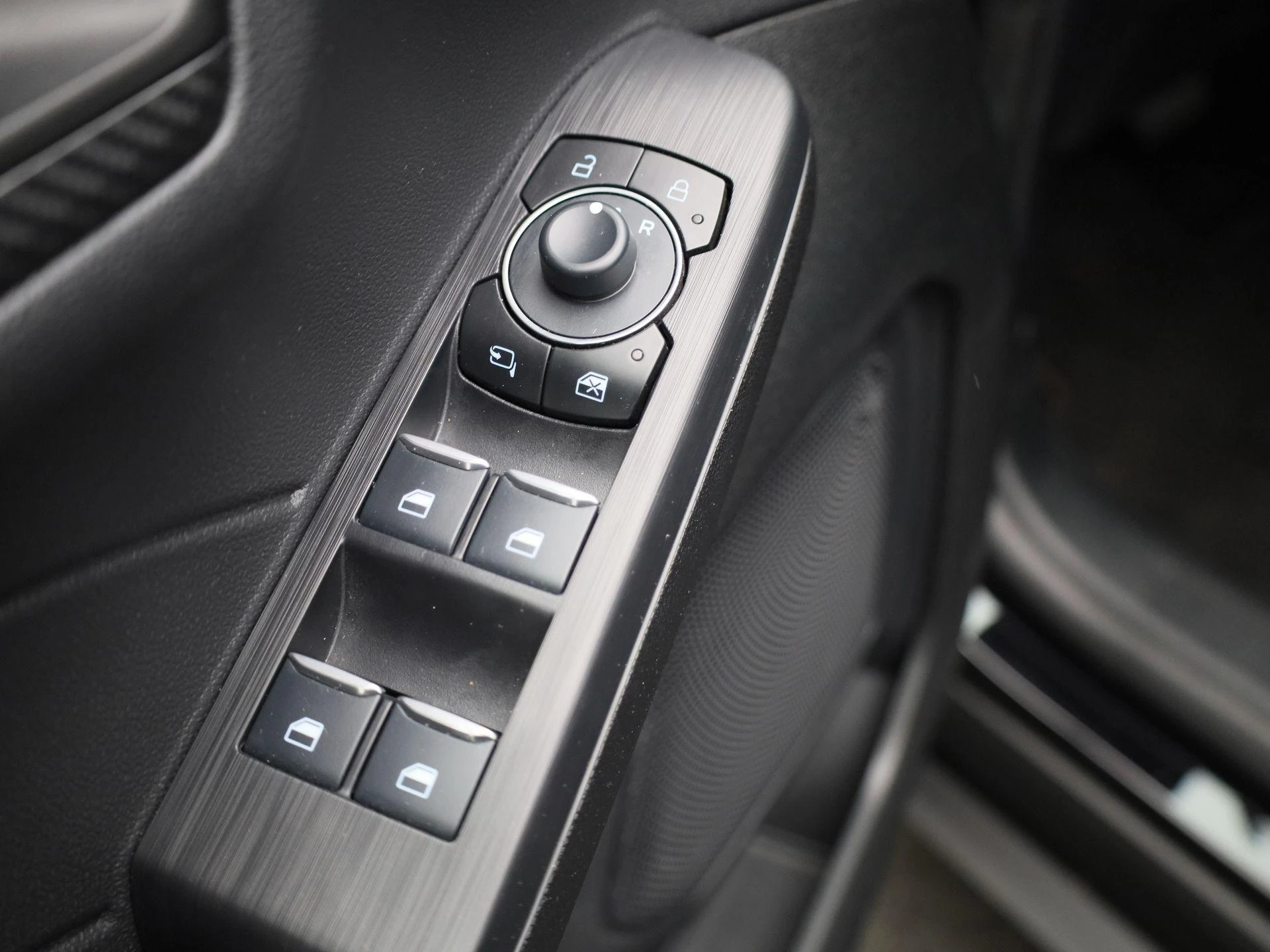 Ford-Kuga-image-30
