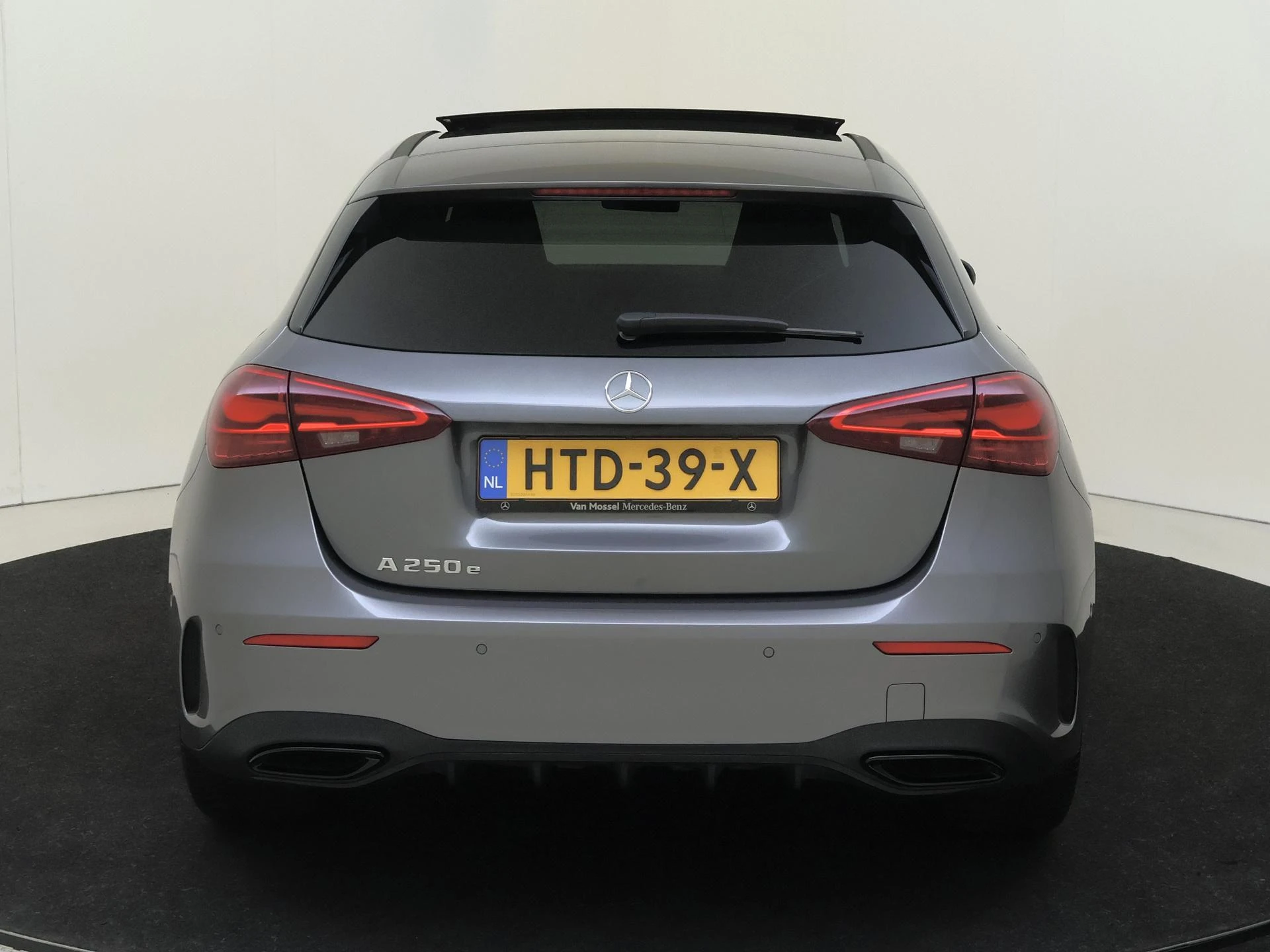 Mercedes-Benz A-Klasse 250 e Business Solution AMG