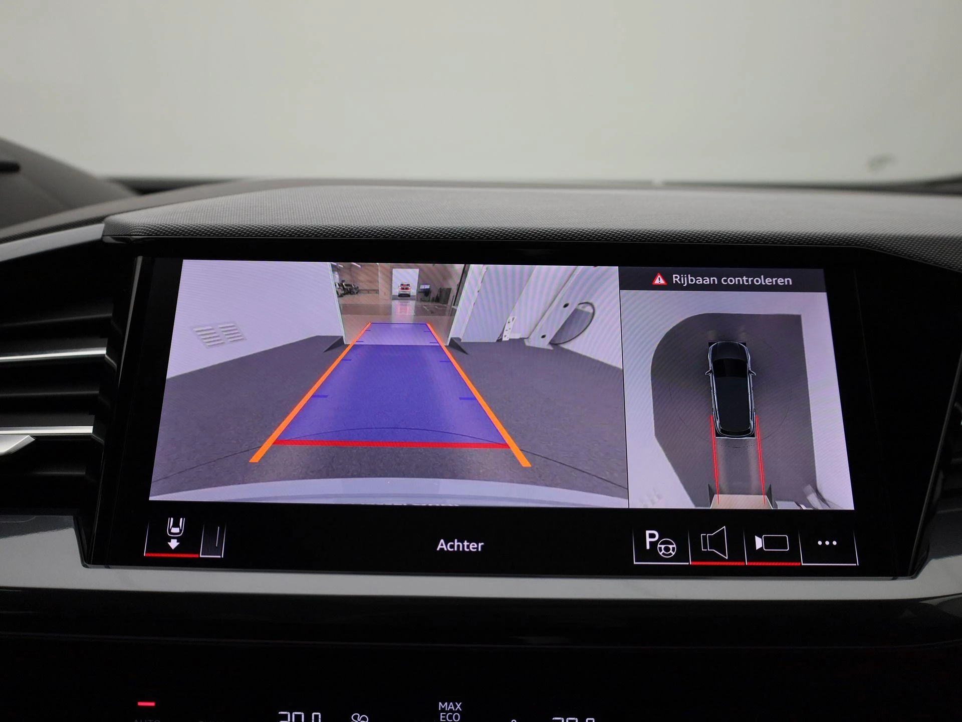 Audi-Q4 e-tron-image-37