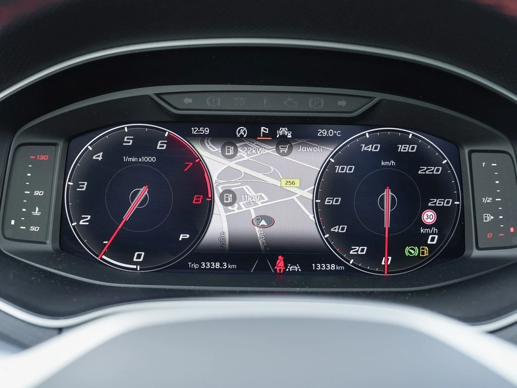 SEAT-Arona-image-13