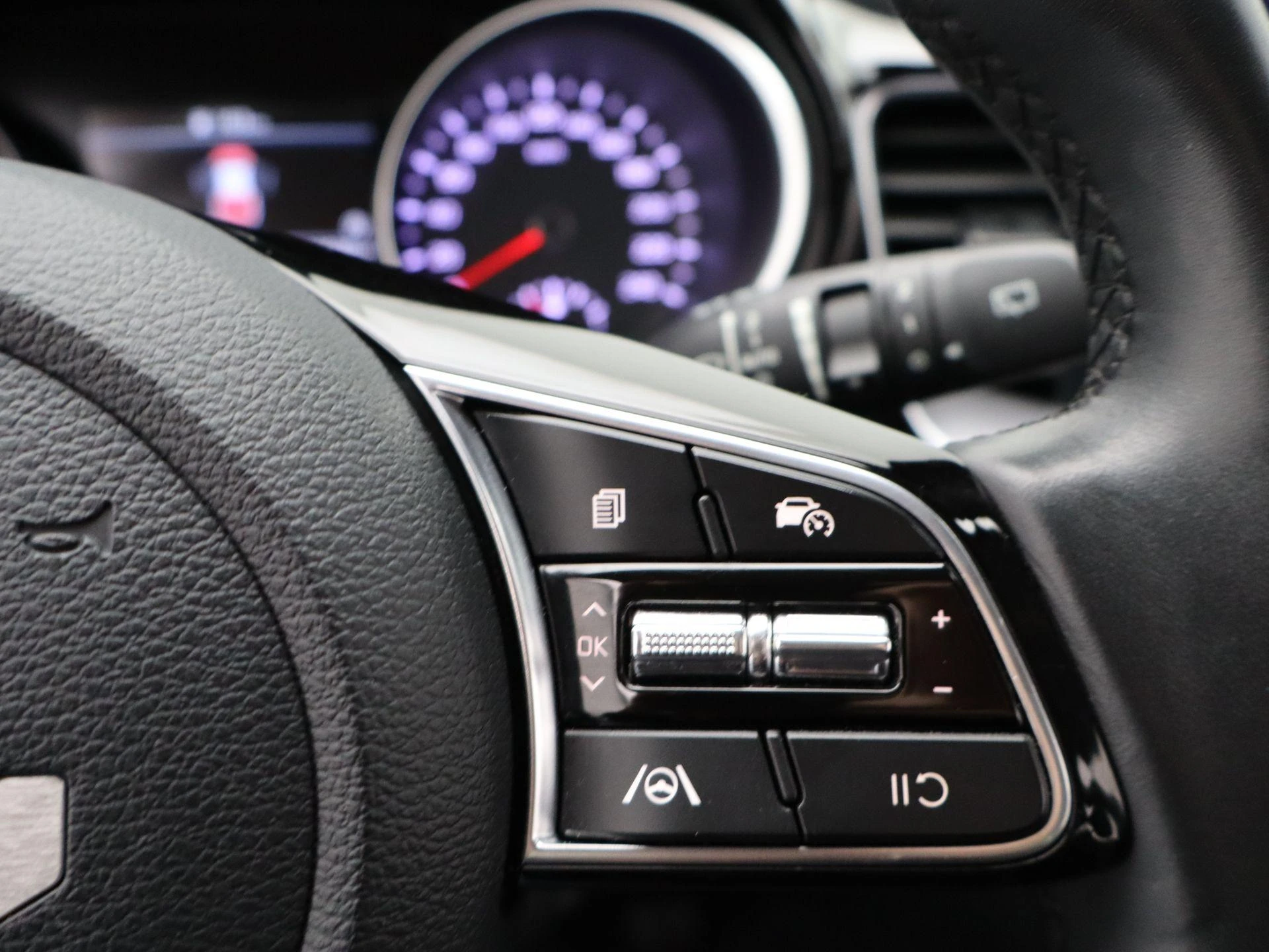Kia-Ceed Sportswagon-image-25
