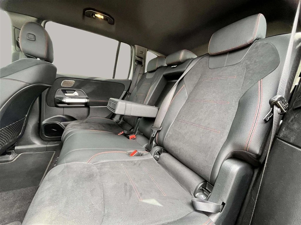 Mercedes-Benz-EQB-image-20