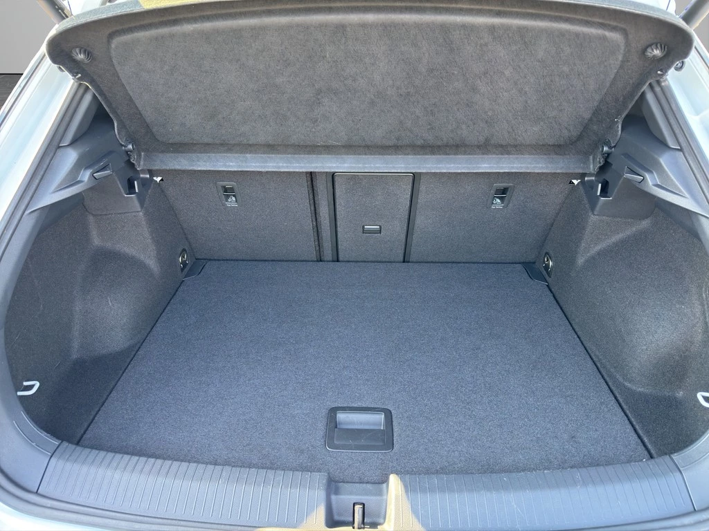 Volkswagen-T-Roc-image-18