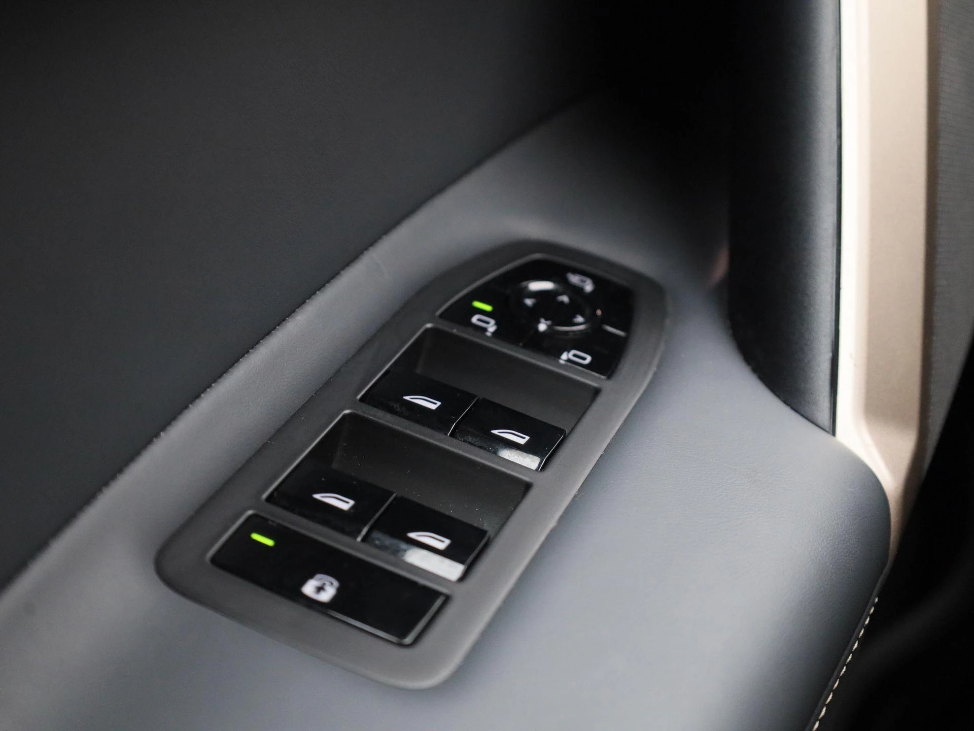BMW-iX-image-37