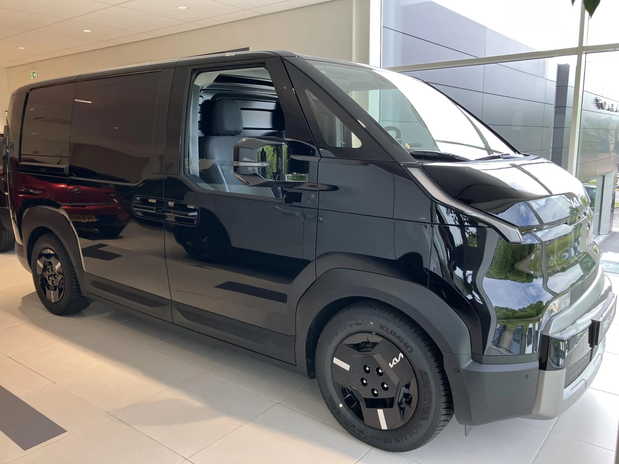 Kia-PV5-image-1