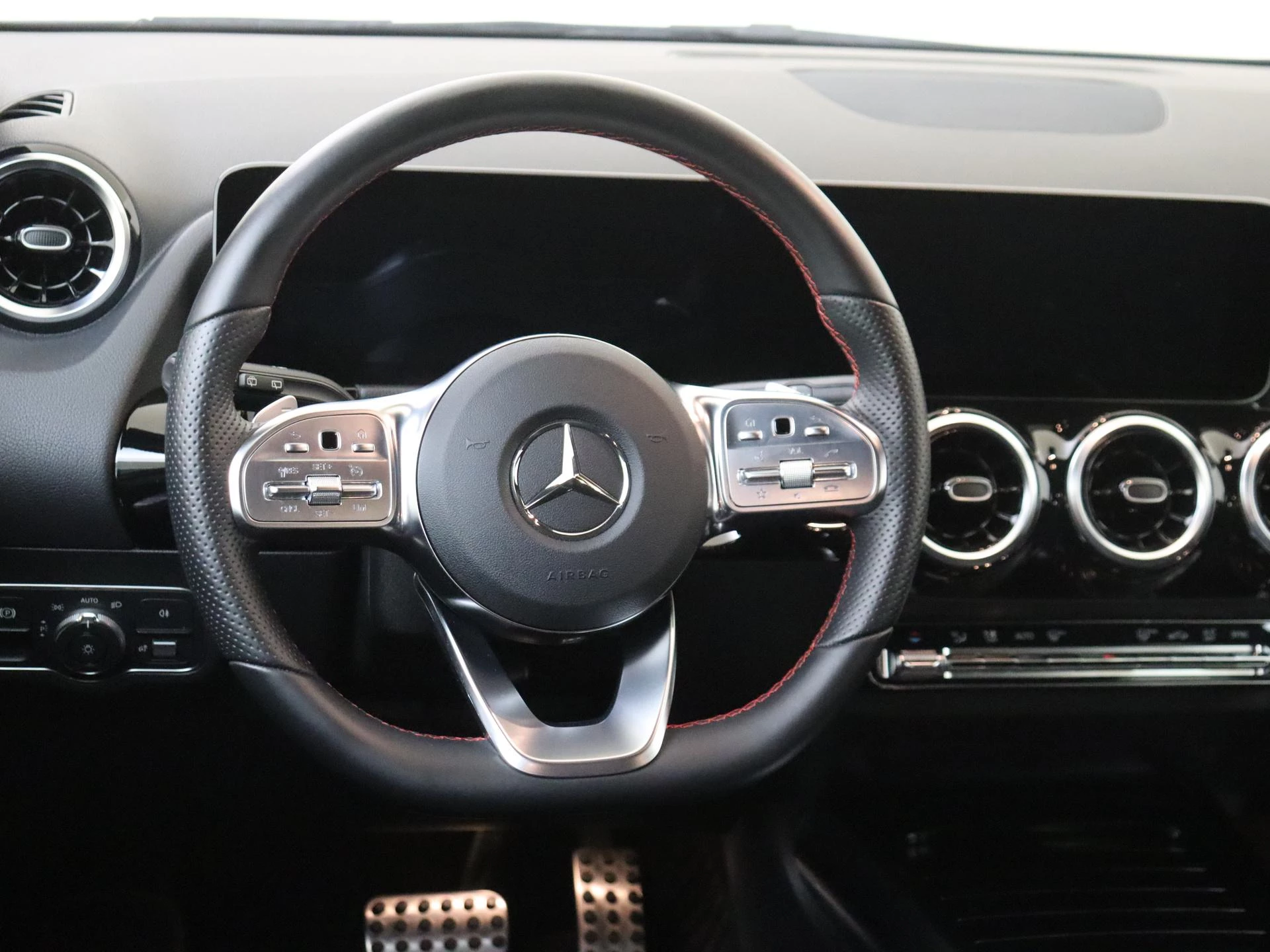 Mercedes-Benz-B-Klasse-image-9