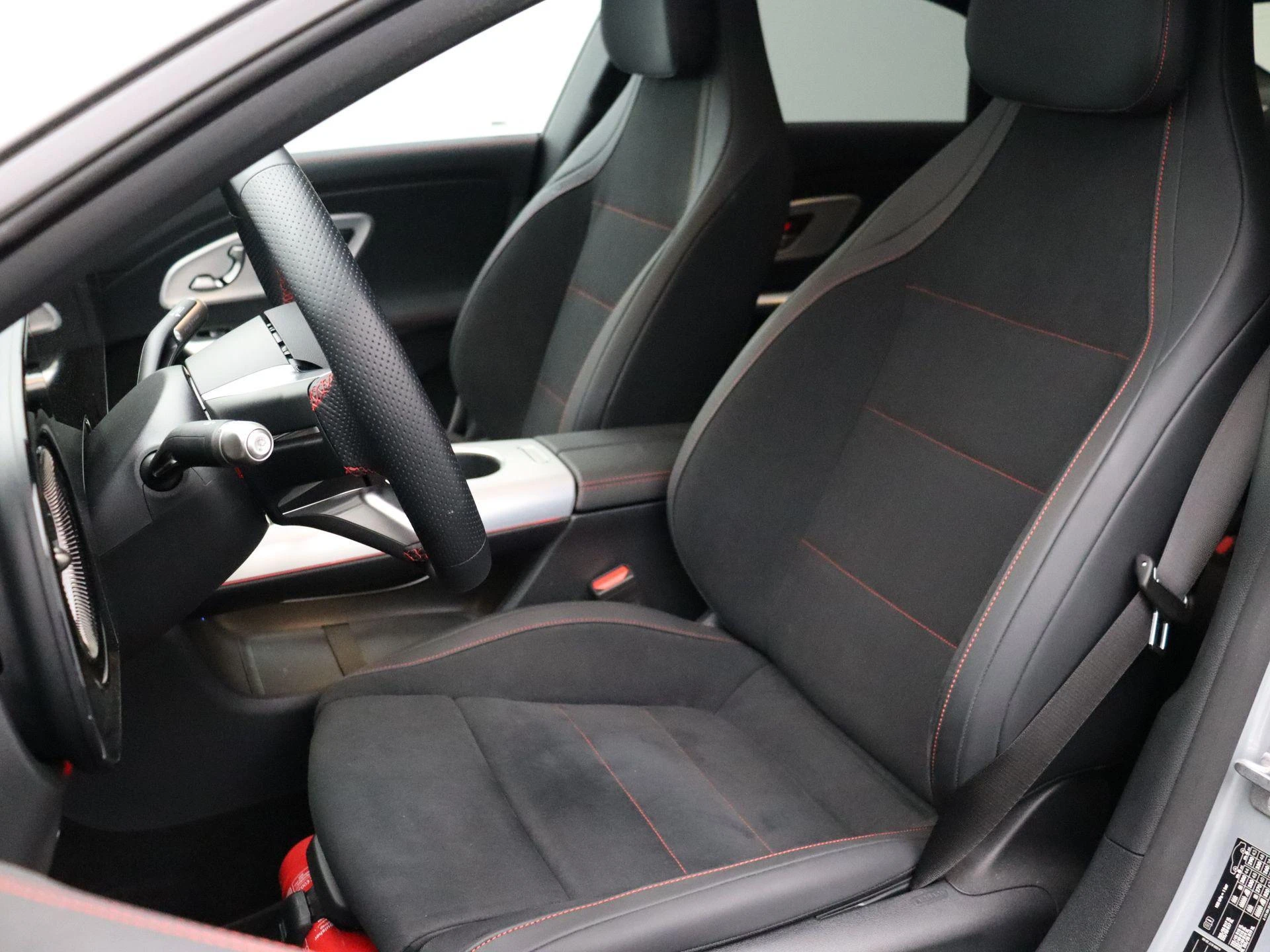 Mercedes-Benz-CLA-image-12