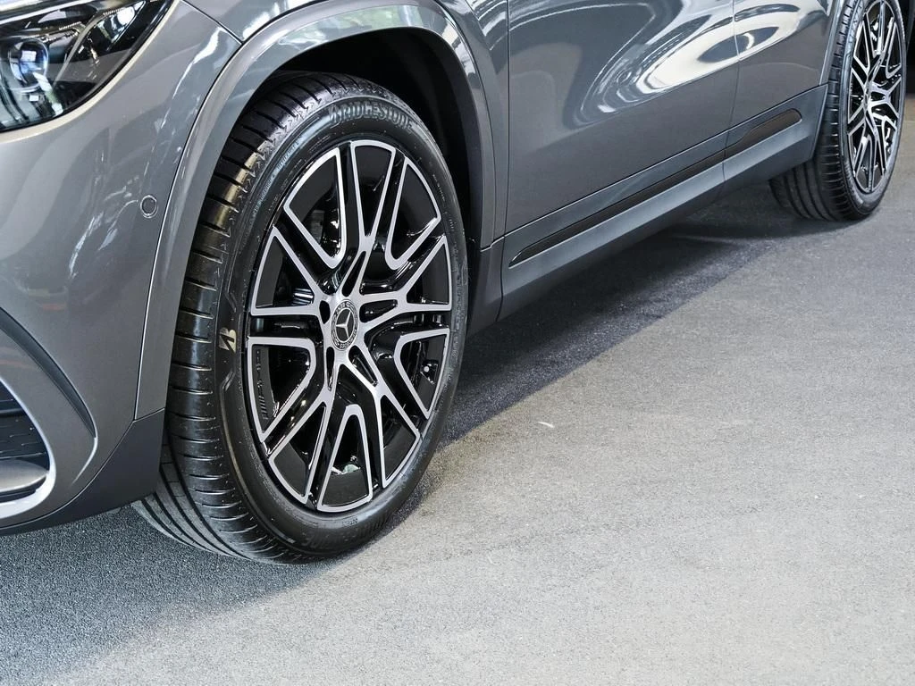 Mercedes-Benz-GLA 200 d-image-2