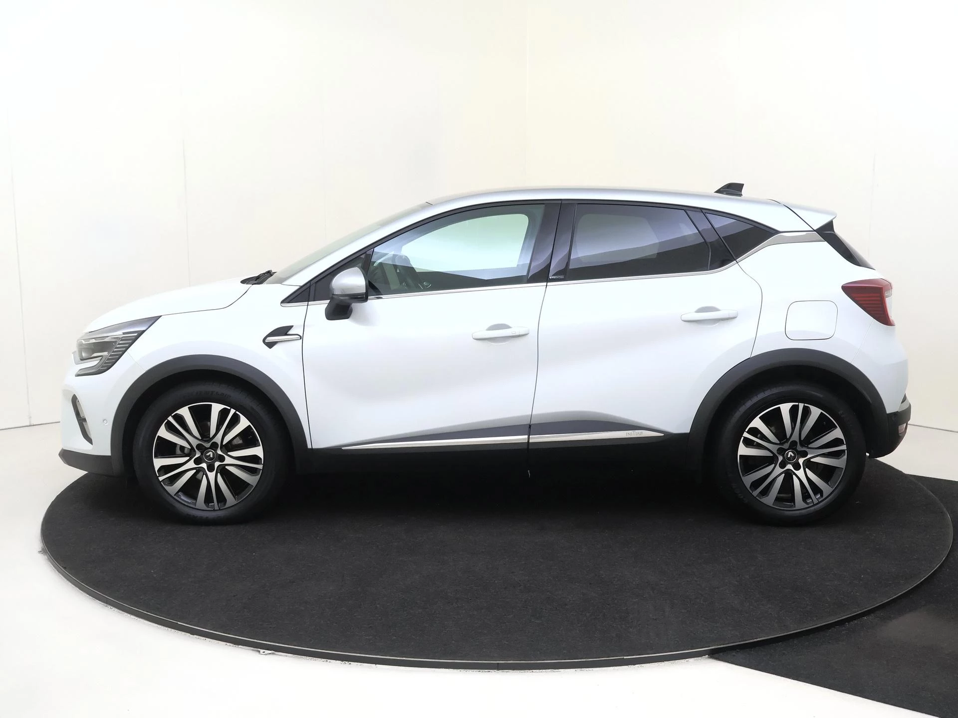Renault-Captur-image-3