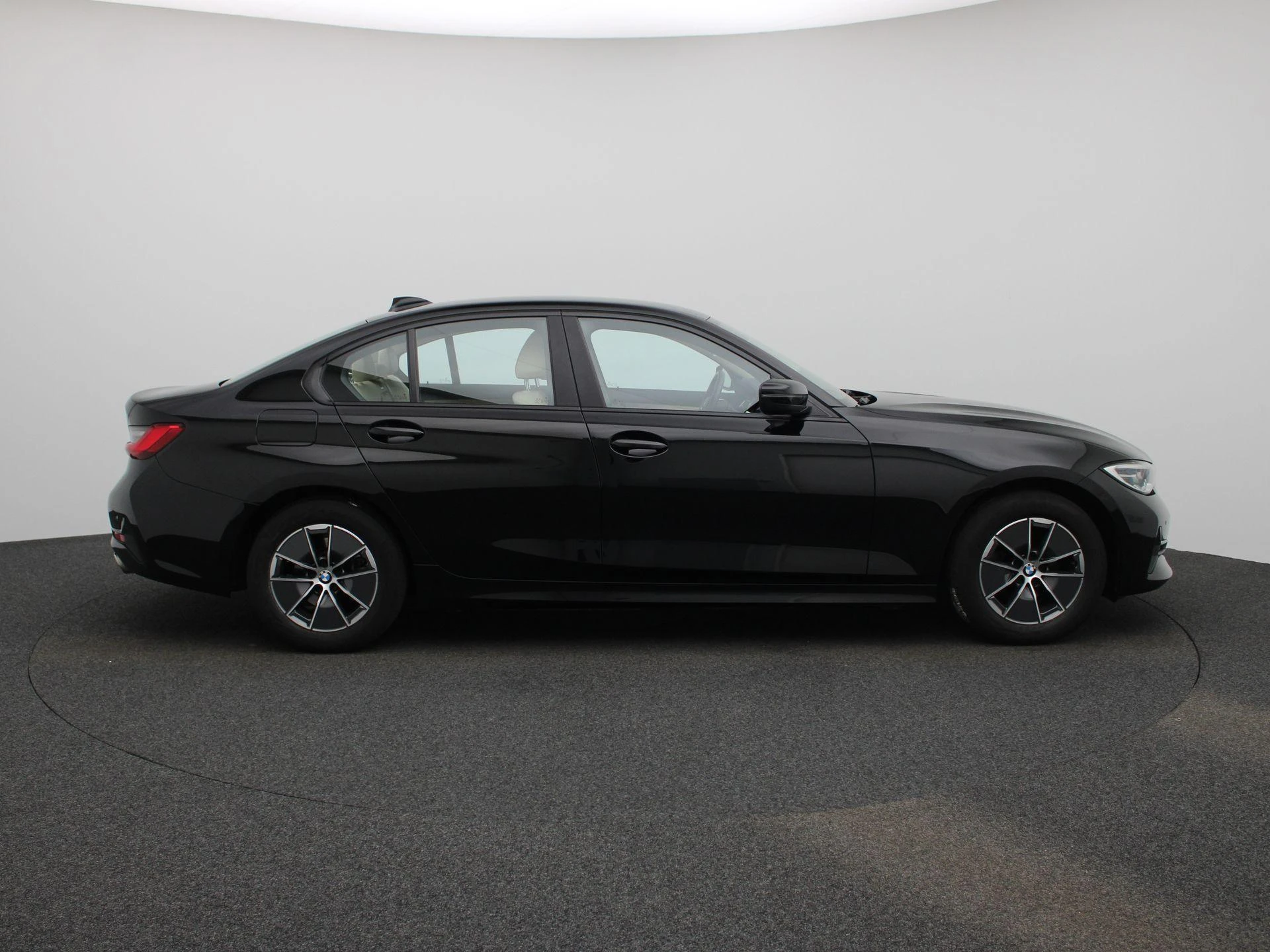 BMW-3 Serie-image-6