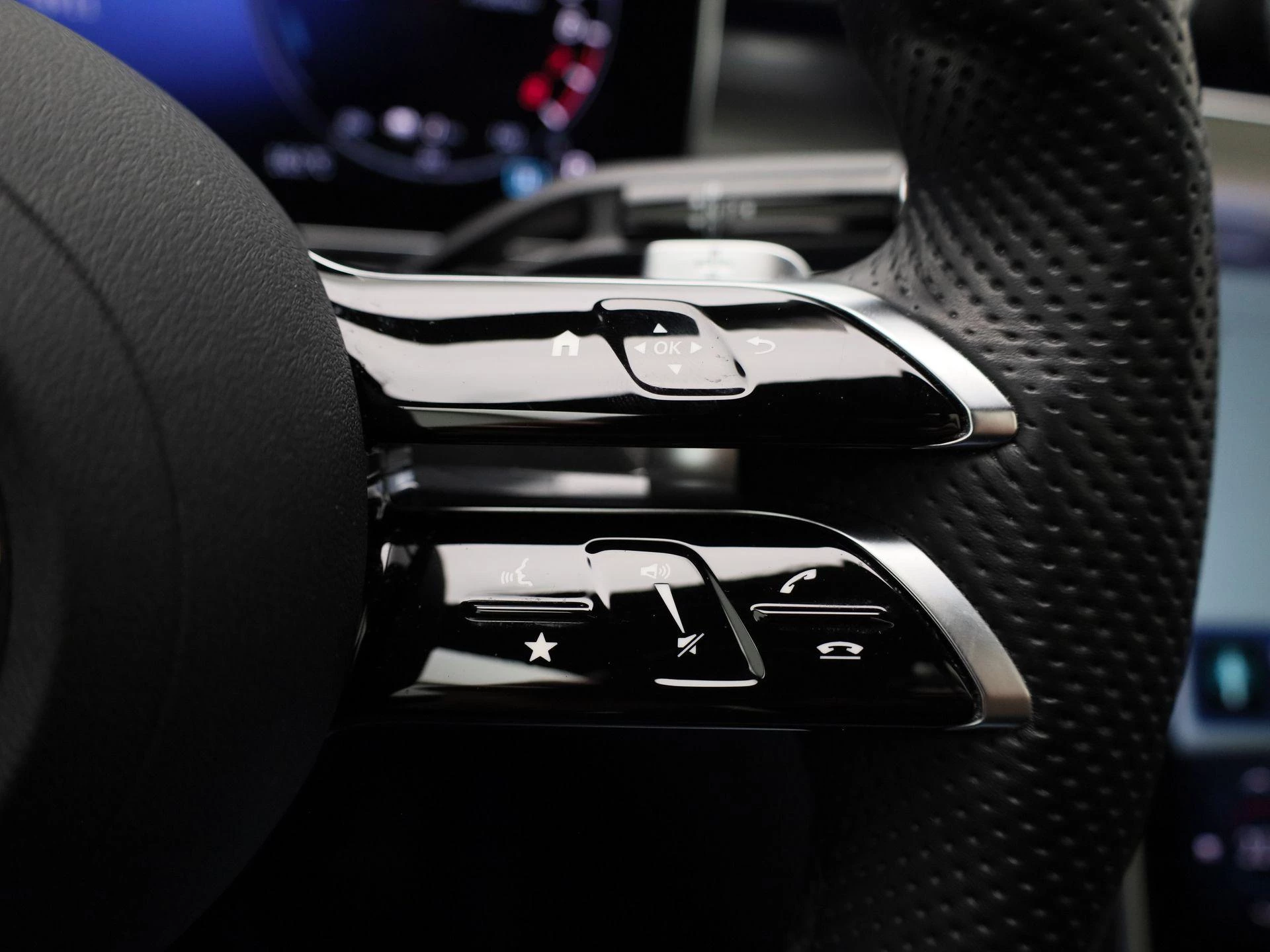 Mercedes-Benz-C-Klasse-image-16