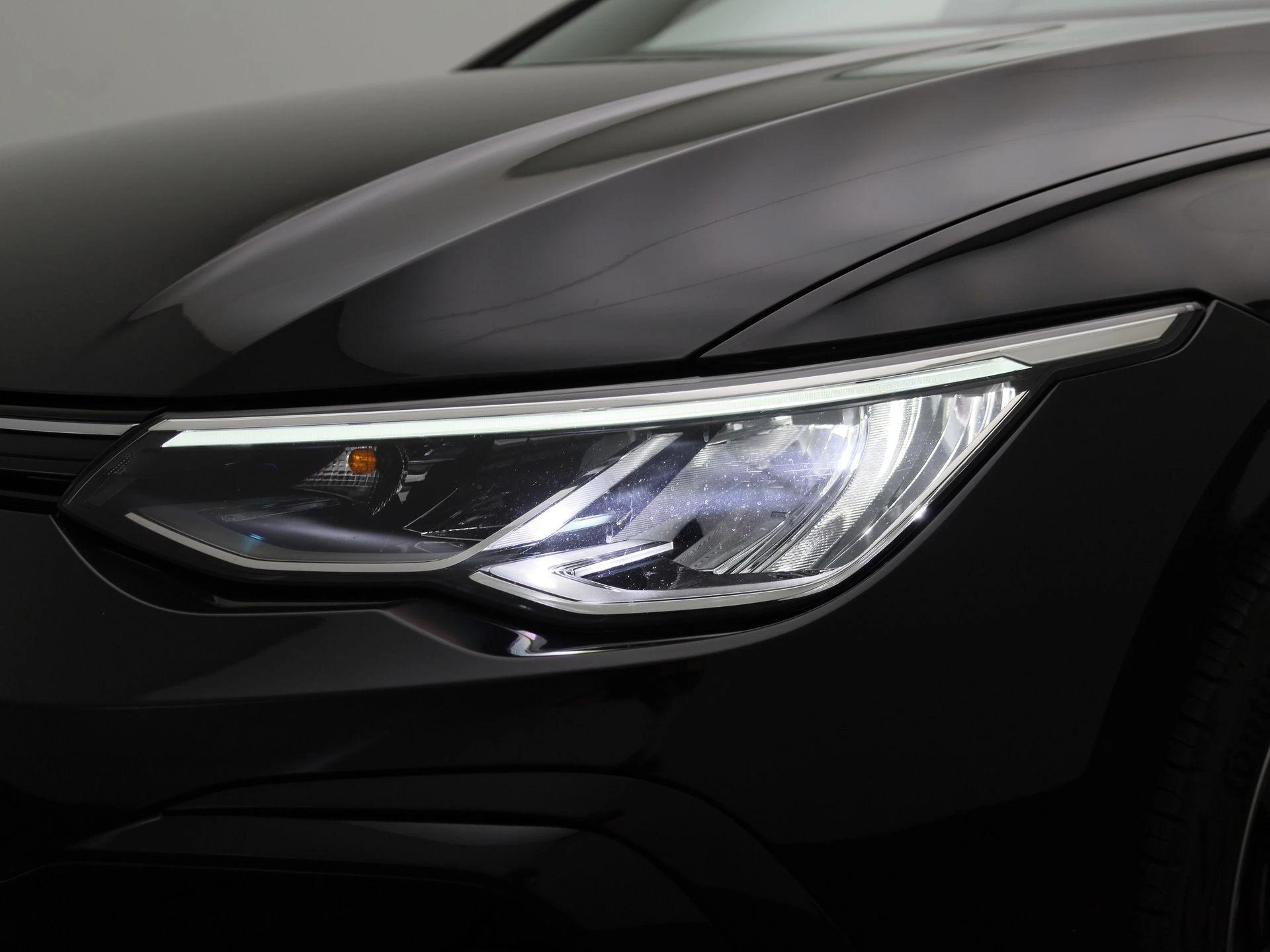 Volkswagen-Golf-image-13