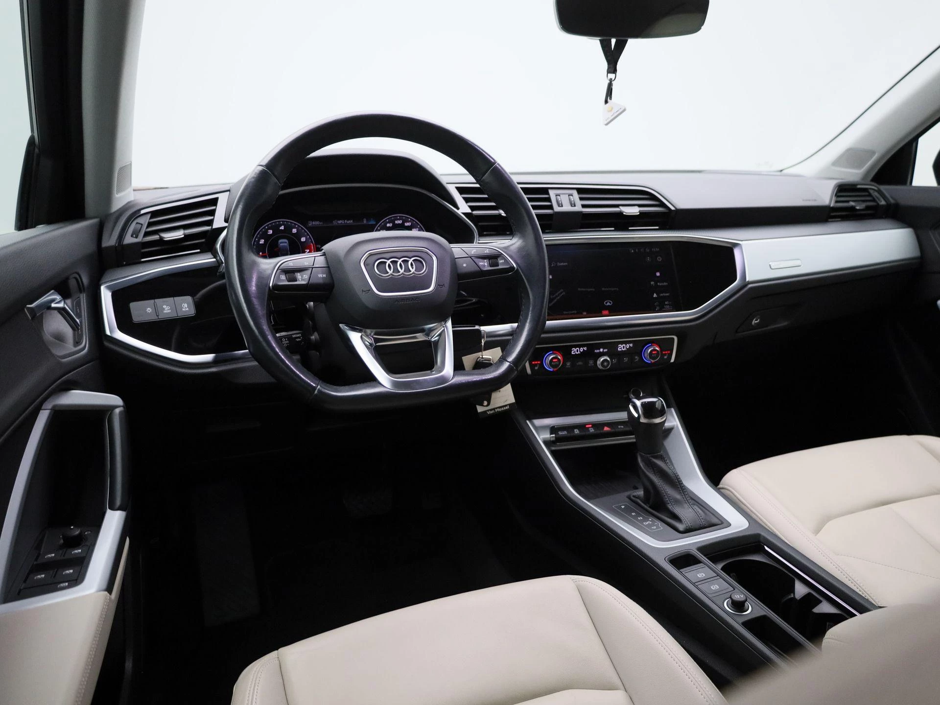Audi-Q3-image-7