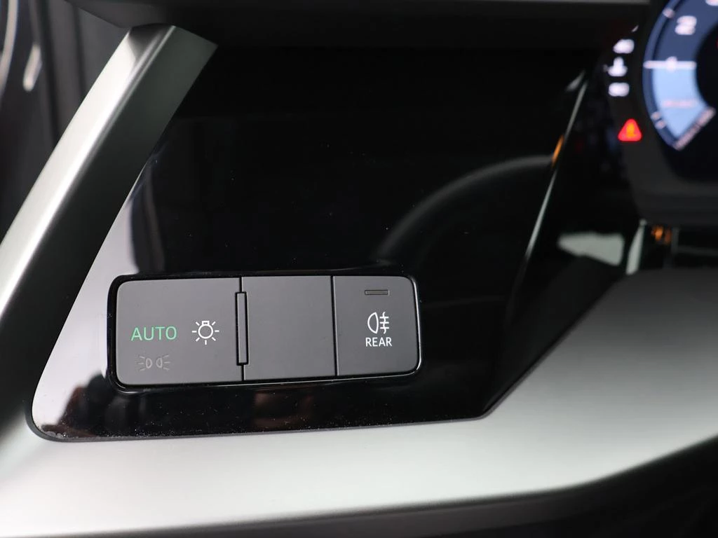 Audi A3 Sportback Audi A3 Sportback Attraction 30TFSI 110PK *VIRTUAL COCKPIT*NAVI*CRUISE*PDC ACHTER*APP-CONNECT*KEYLESS GO*LANE ASSIST*...*