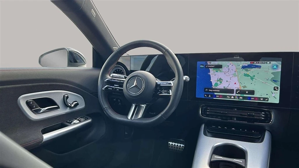 Mercedes-Benz-CLA-image-13