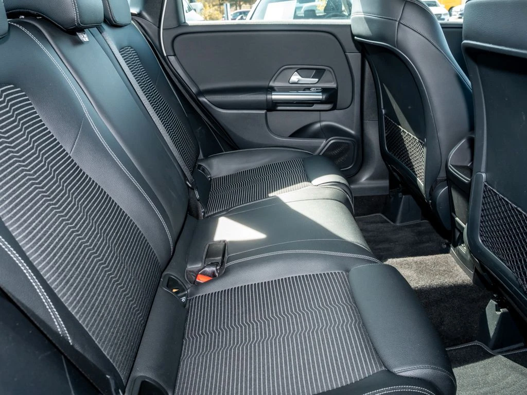 Mercedes-Benz-B-Klasse 220 d-image-12