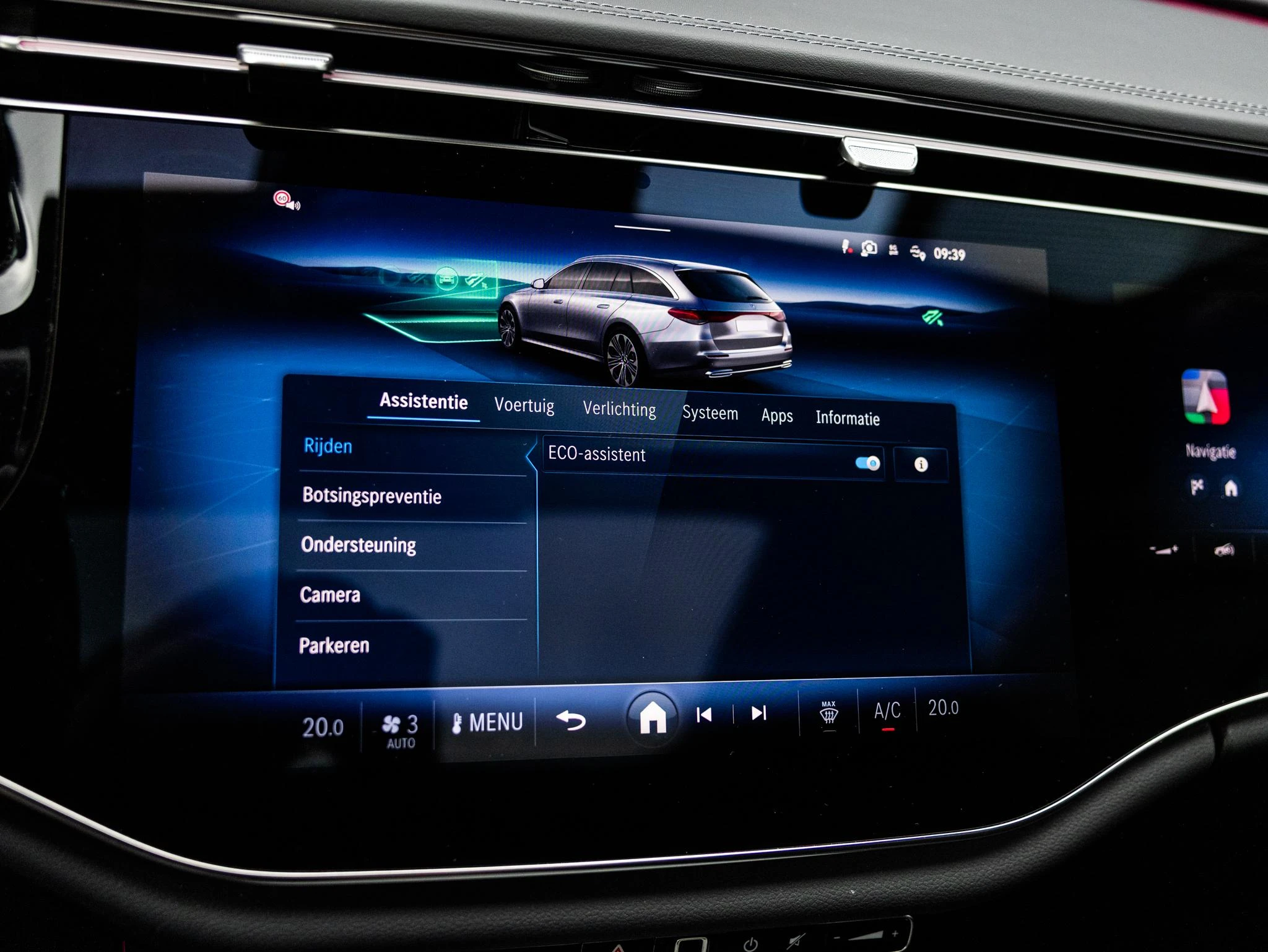 Mercedes-Benz-E-Klasse-image-34