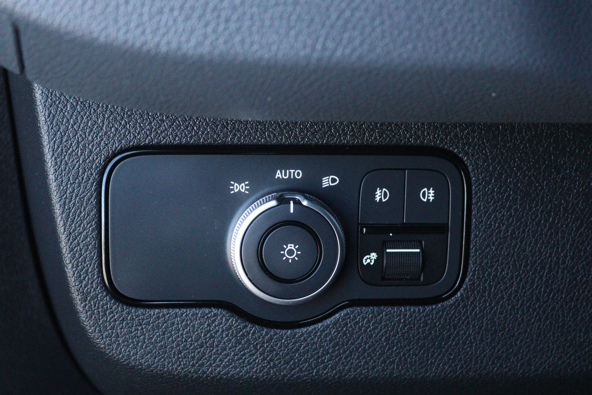 Mercedes-Benz-Sprinter-image-6