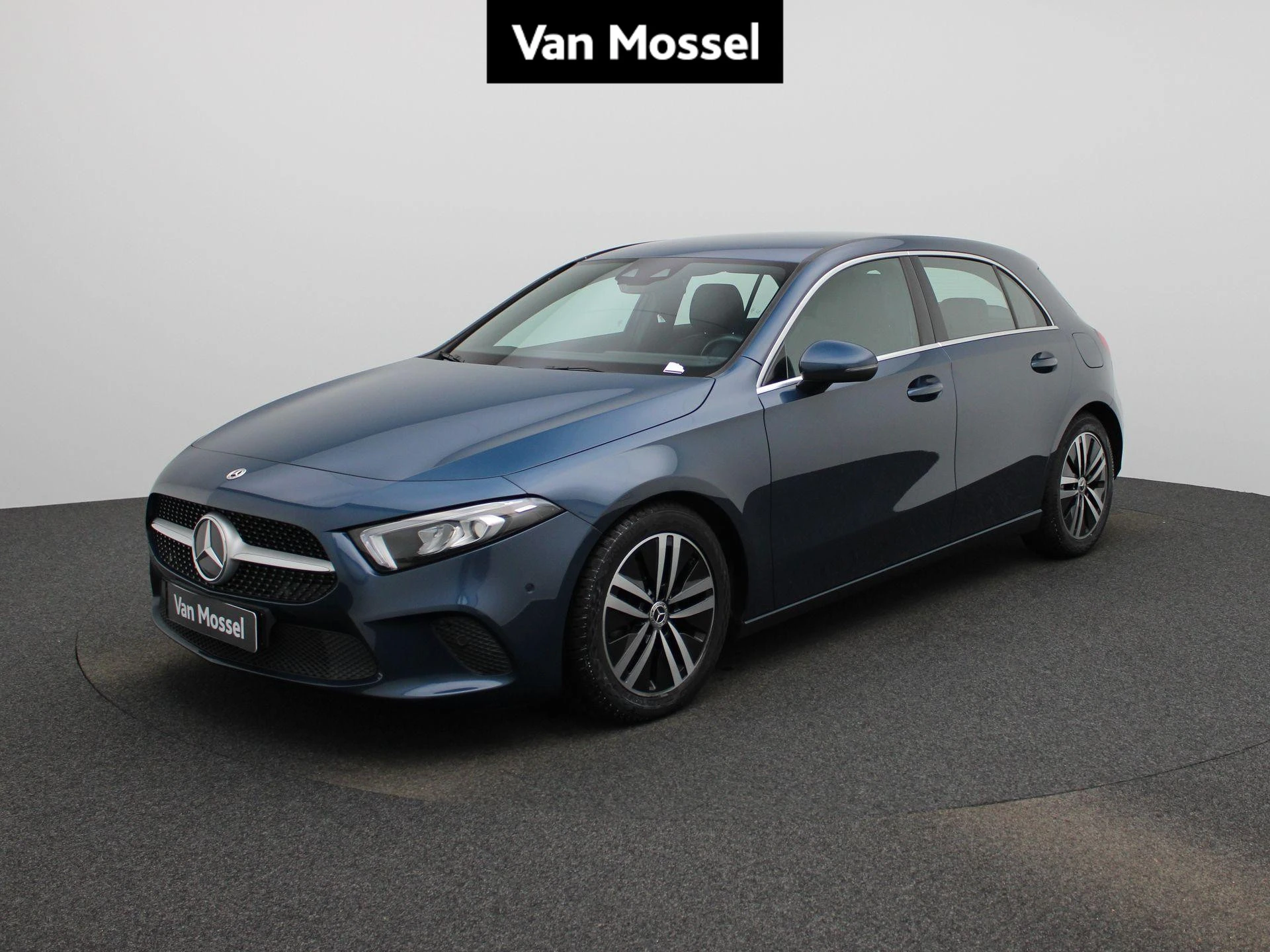 Mercedes-Benz-A-Klasse-image-0