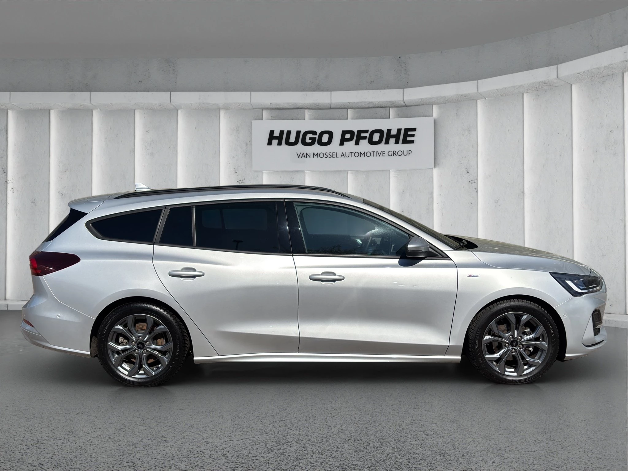 Ford Focus ST-Line X Turnier Aut.*AHK*ACC*HUD*KAM*NAVI*WINTER-PKT.