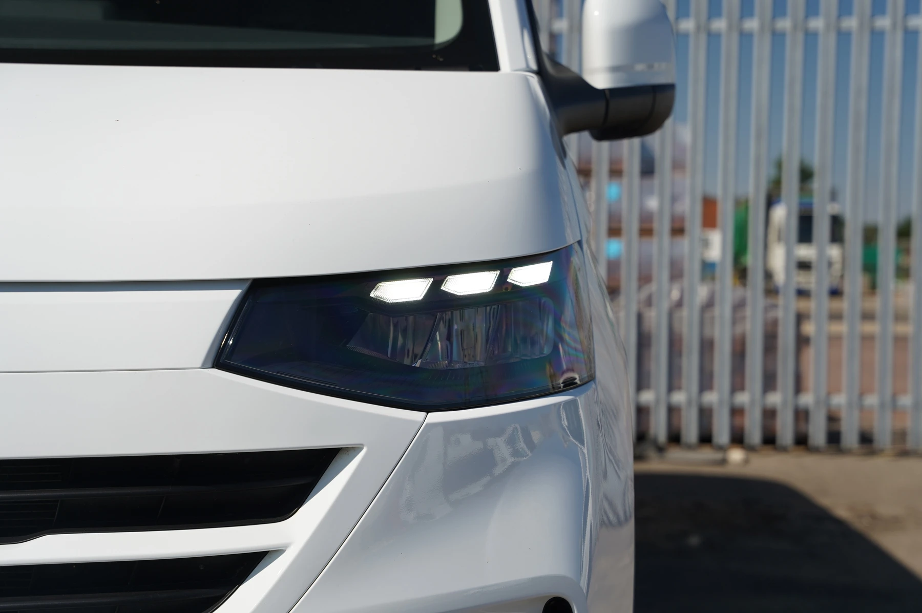 Volkswagen-Transporter-image-33