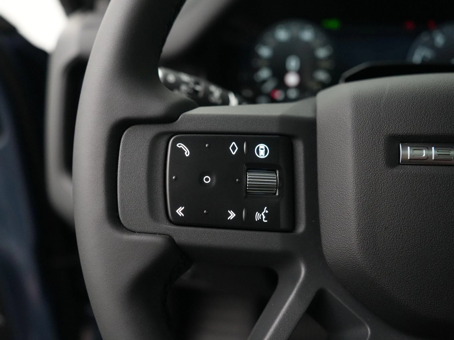 Land Rover-Defender-image-11