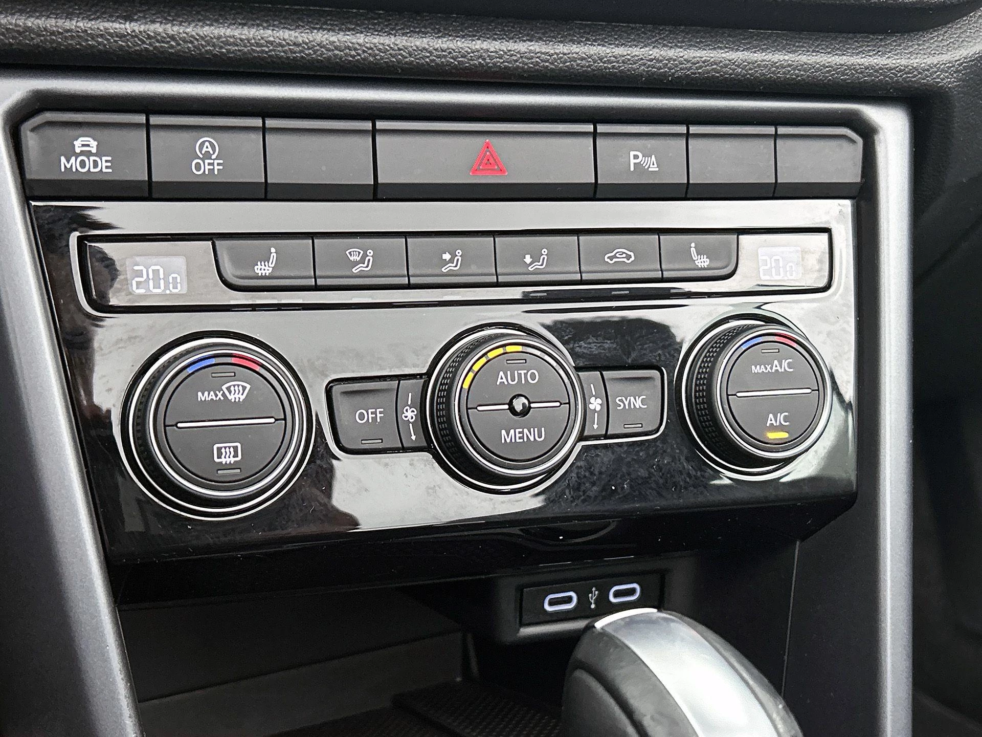 Volkswagen-T-Roc-image-22