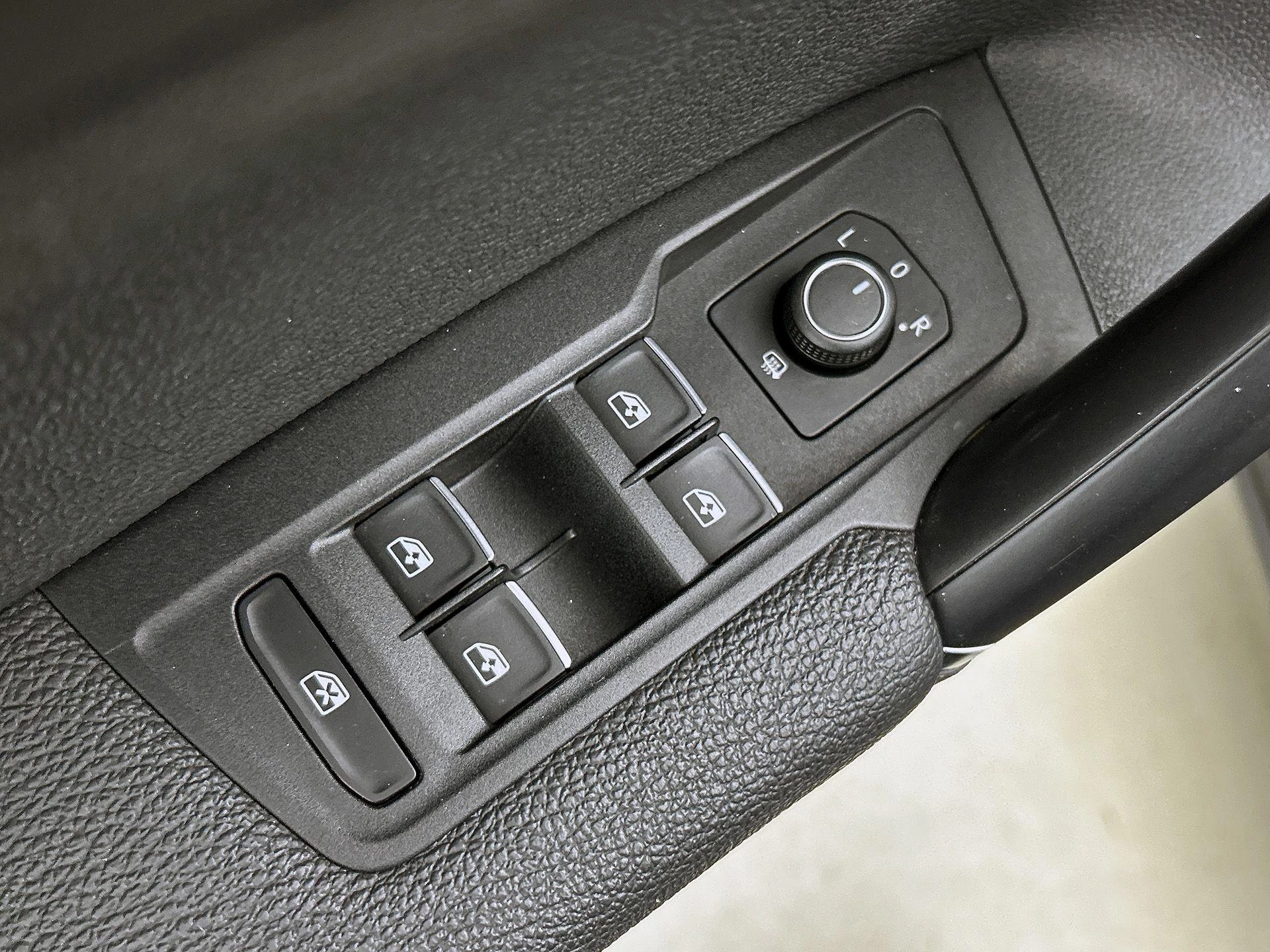 Volkswagen-Tiguan-image-8