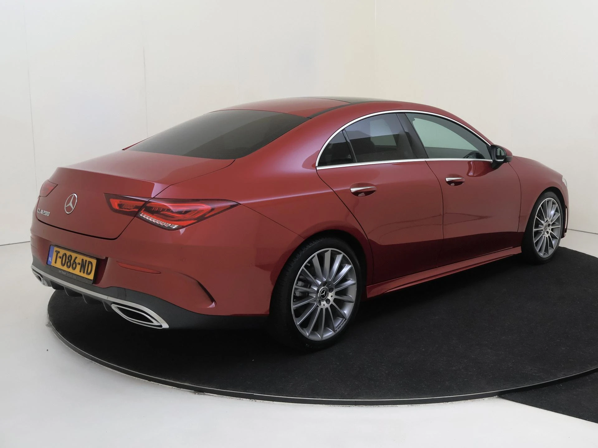 Mercedes-Benz-CLA-image-3