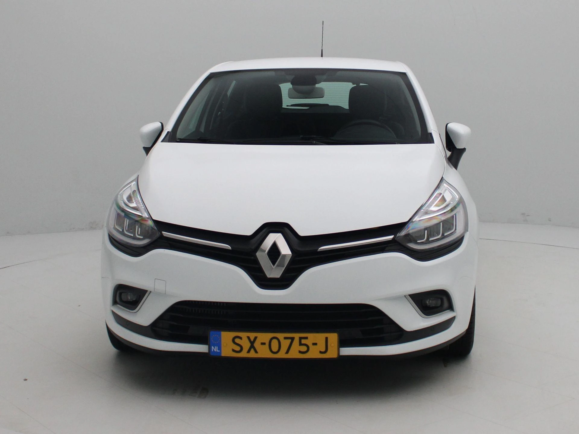 Renault-Clio-image-2
