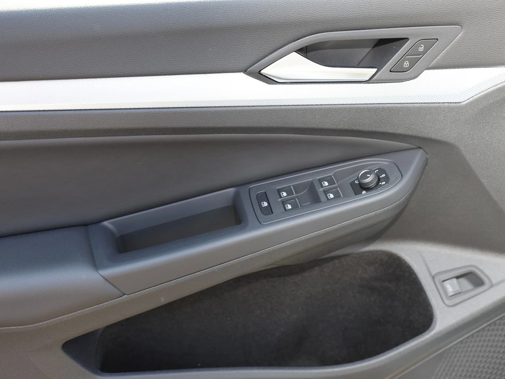 Volkswagen-Golf-image-15