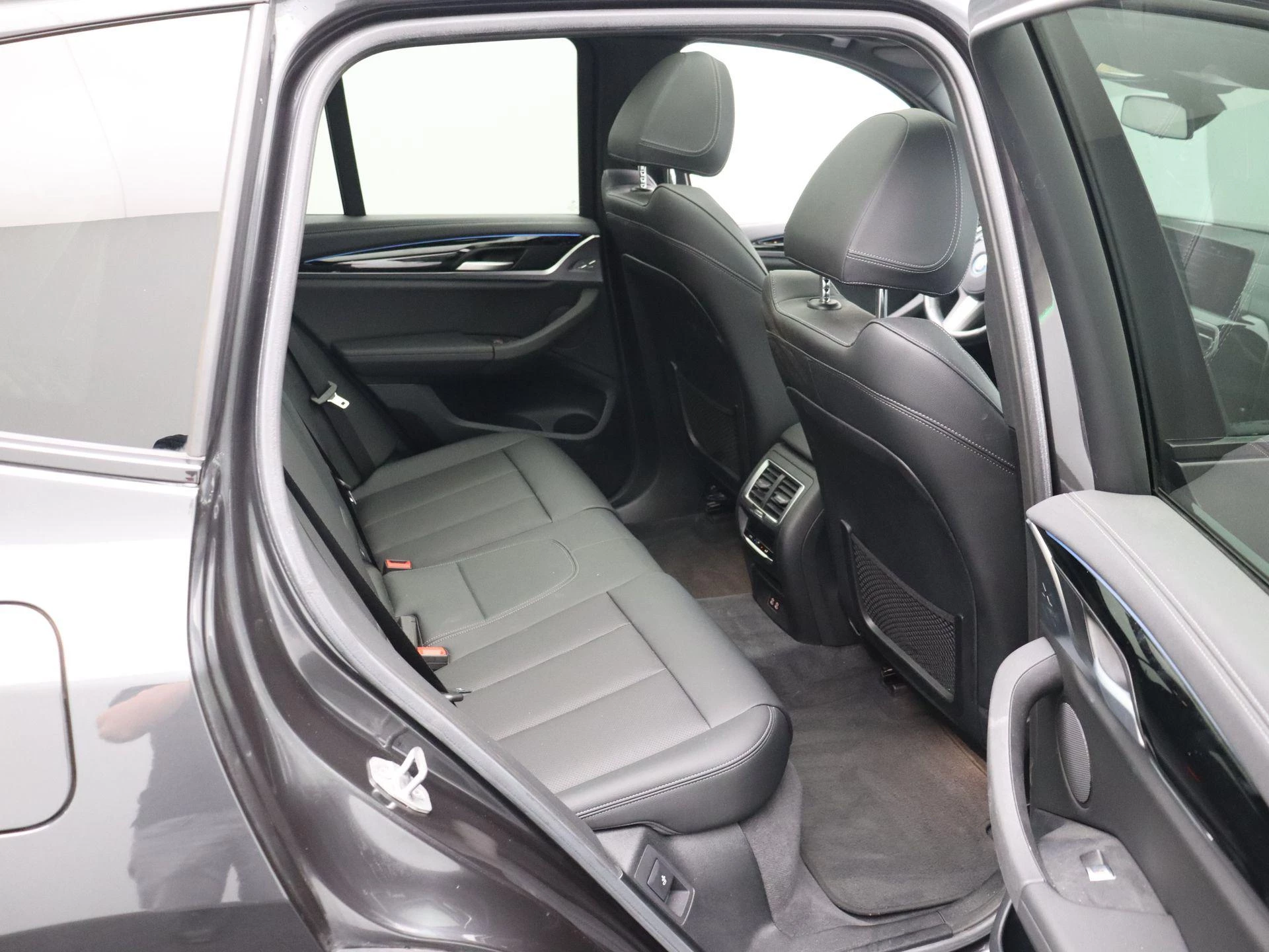 BMW-iX3-image-29