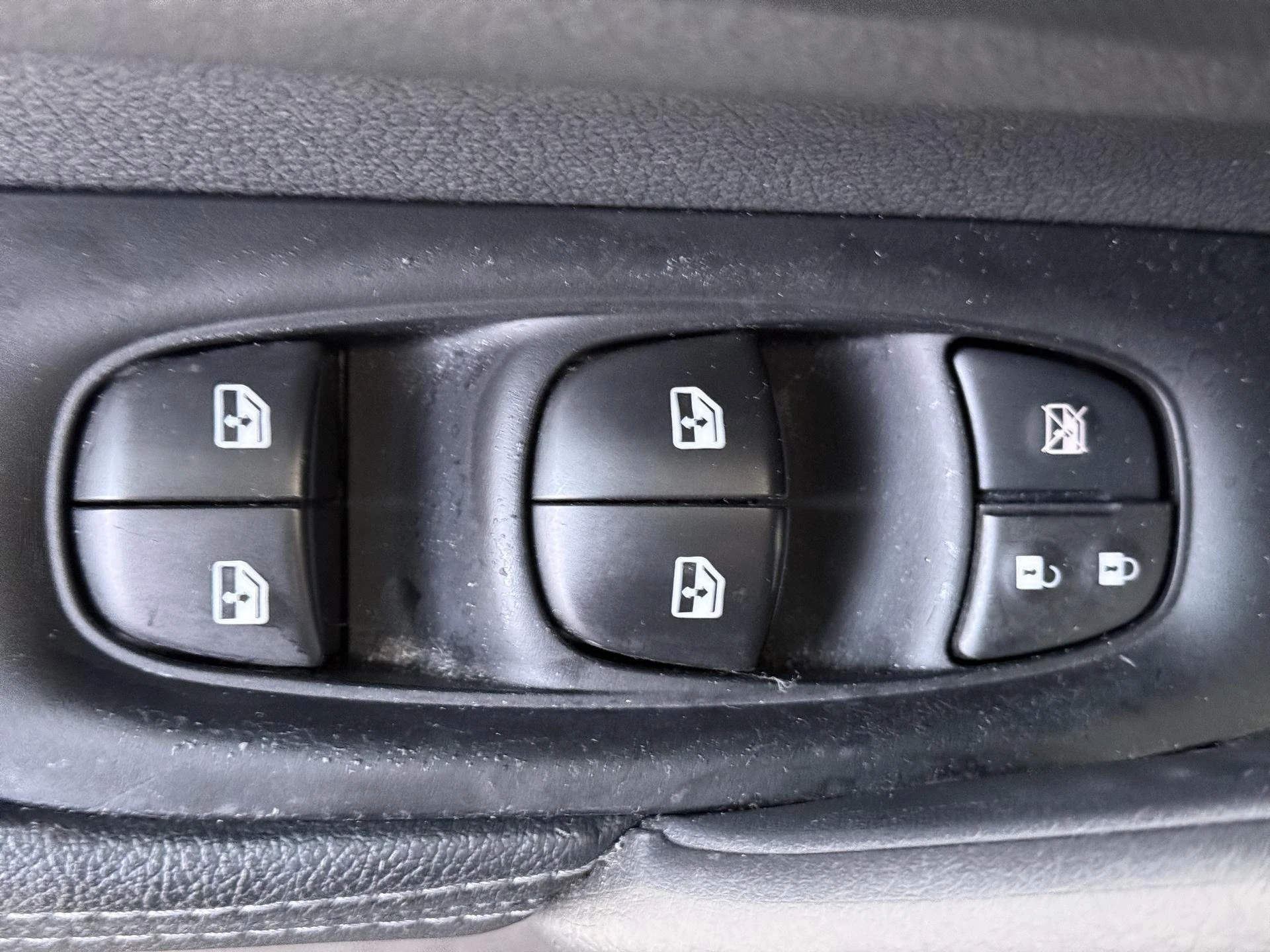 Nissan-QASHQAI-image-23