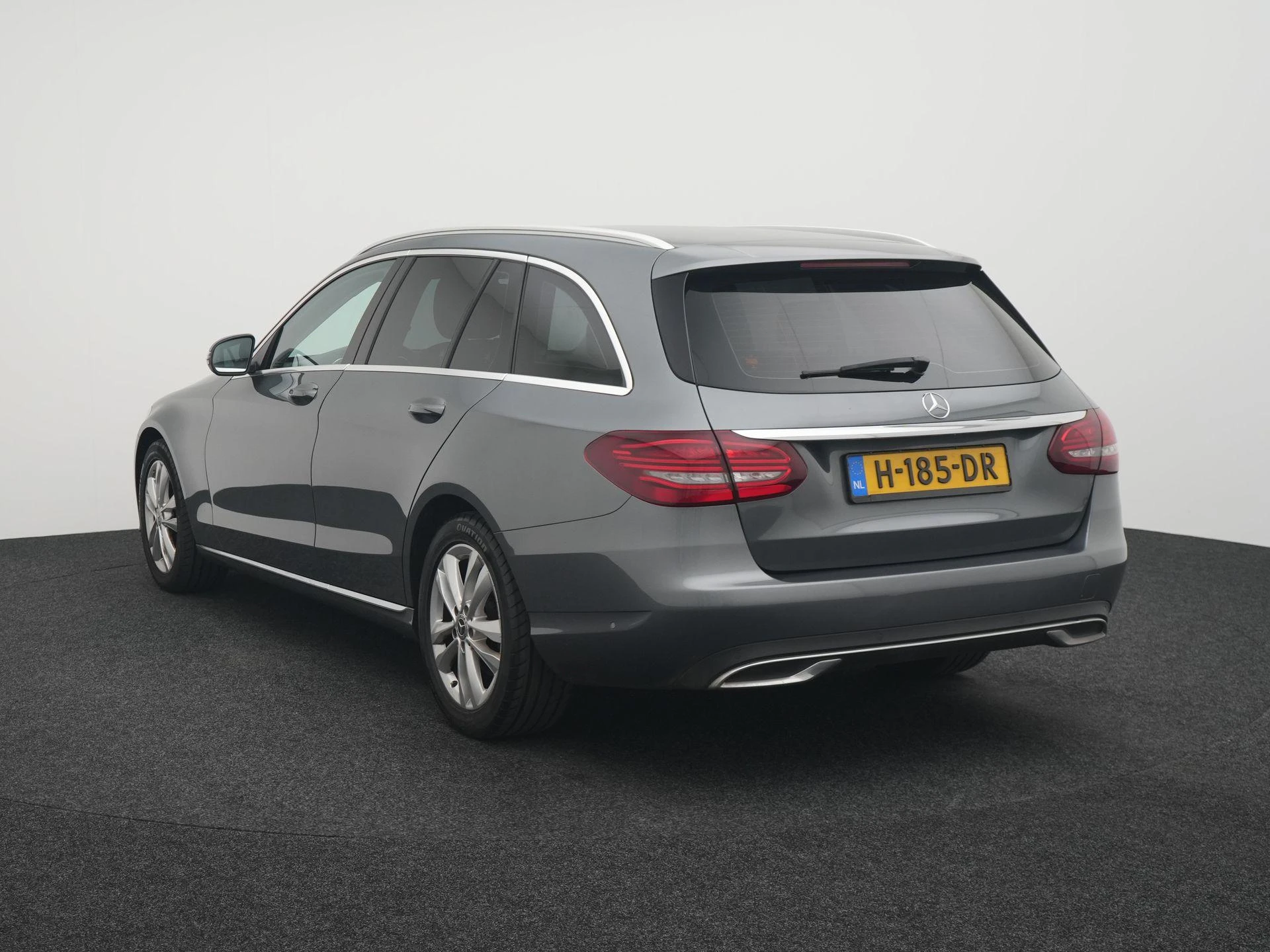 Mercedes-Benz-C-Klasse-image-1
