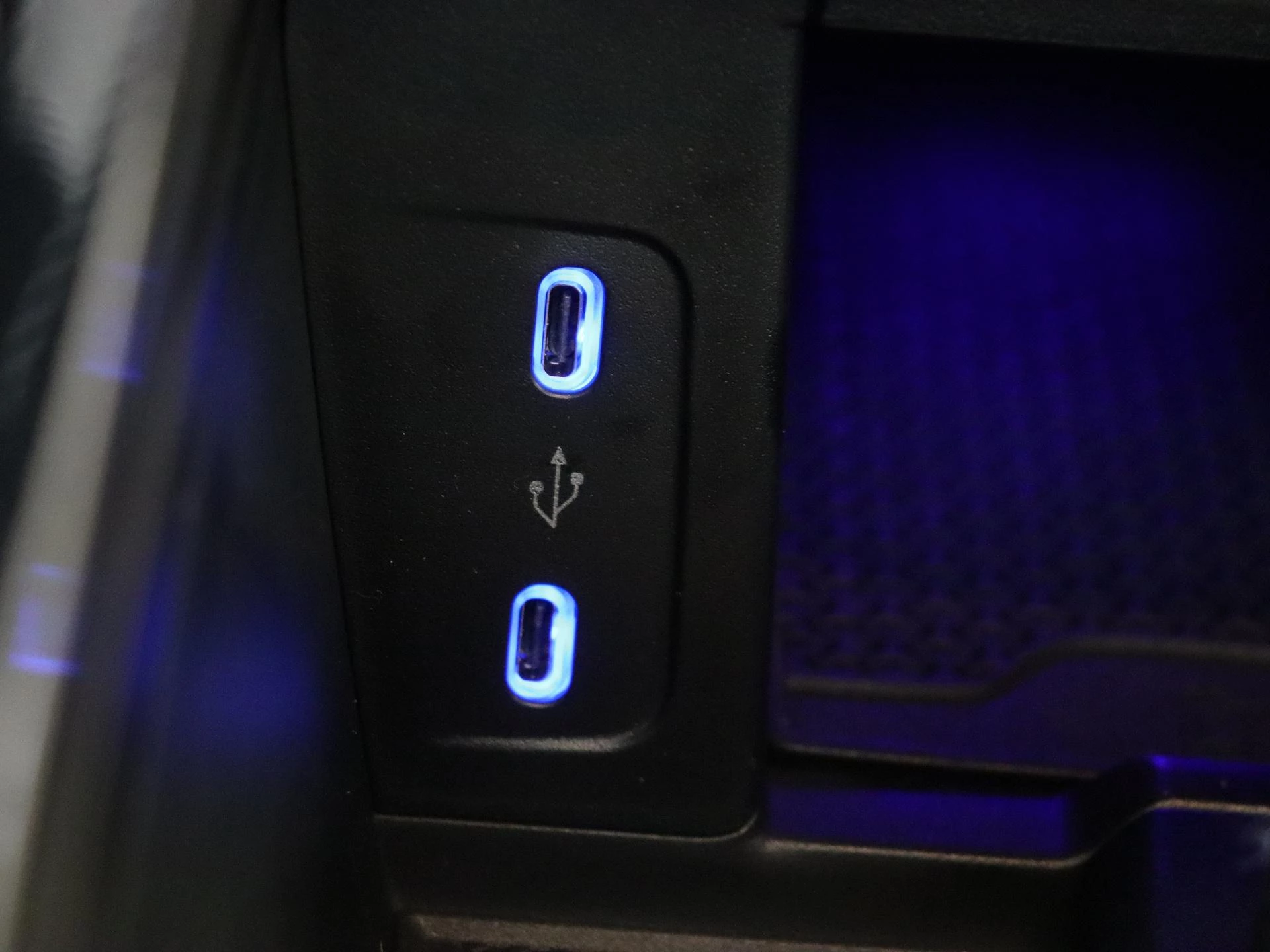 Mercedes-Benz-EQE-image-22