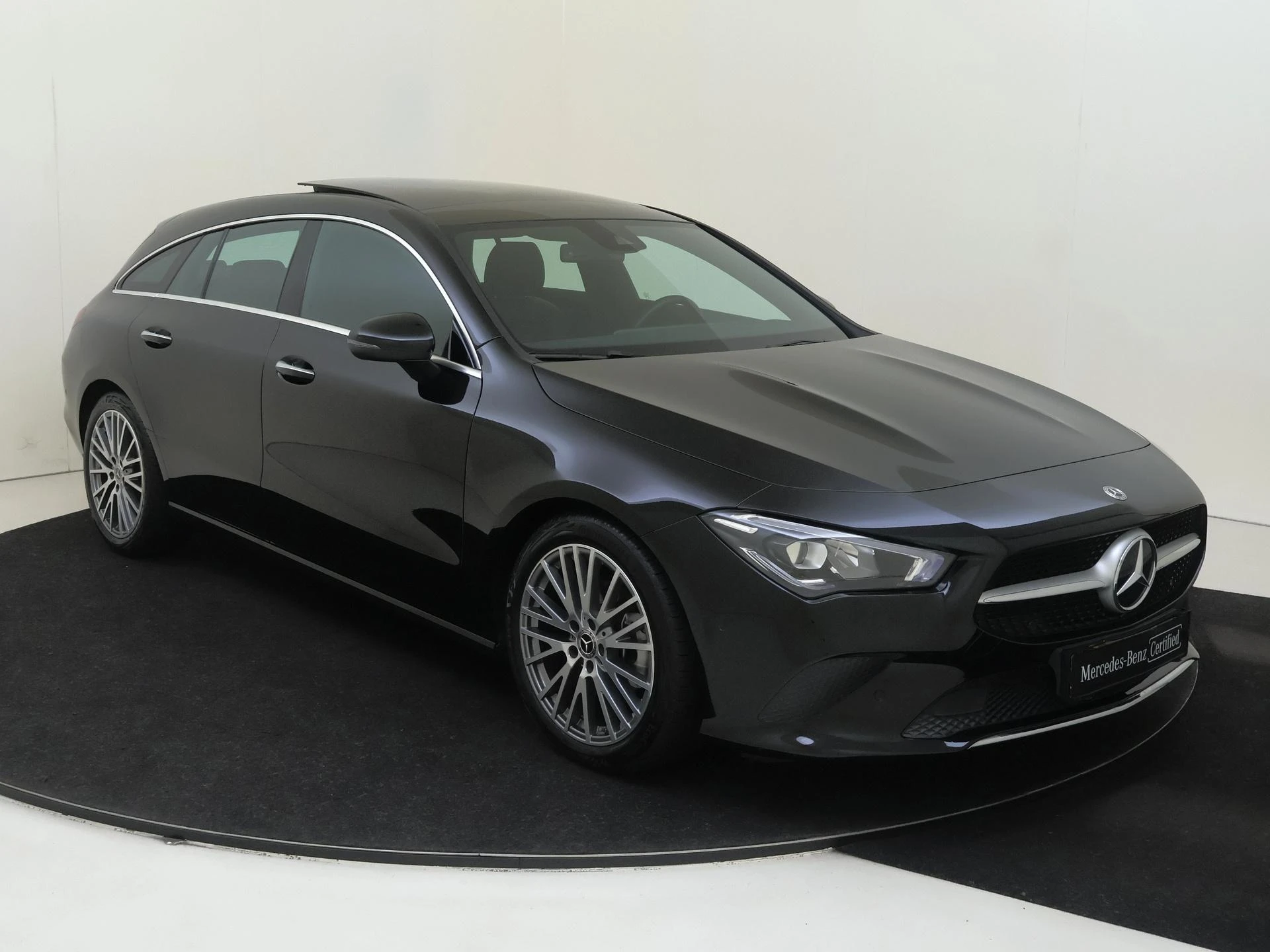 Mercedes-Benz-CLA-image-1