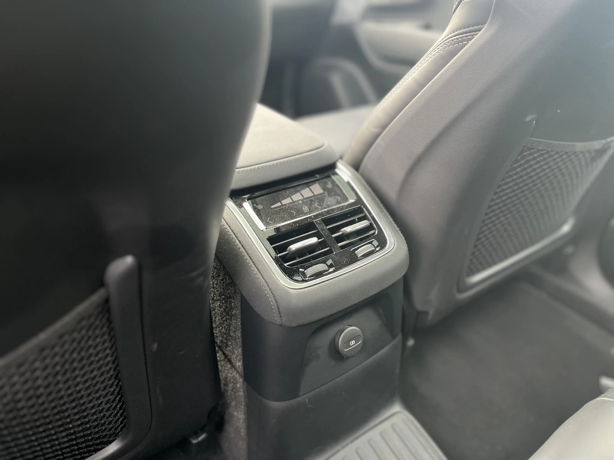 Volvo-XC90-image-12