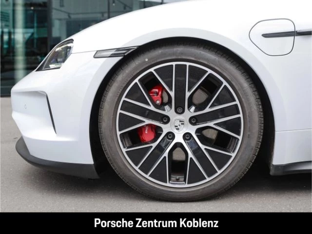 Porsche-Taycan-image-25