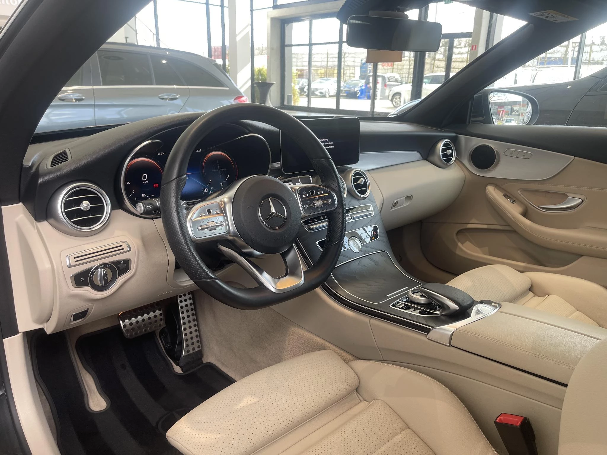 Mercedes-Benz Classe C 180 Cabriolet + AMG LINE + LEDER + CARPLAY +