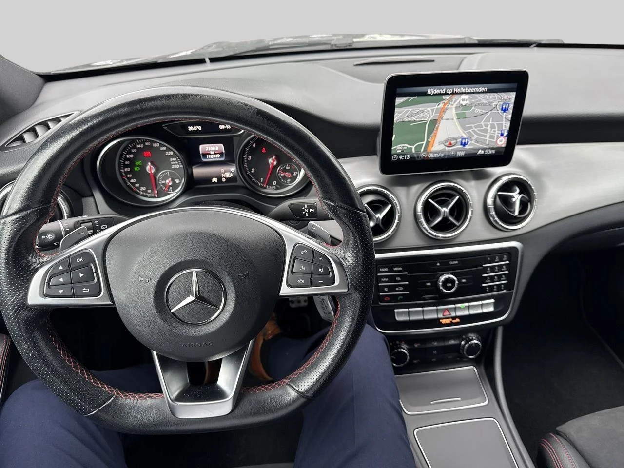 Mercedes-Benz-CLA-image-6